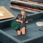 Pinișor - Green Guitar Singer