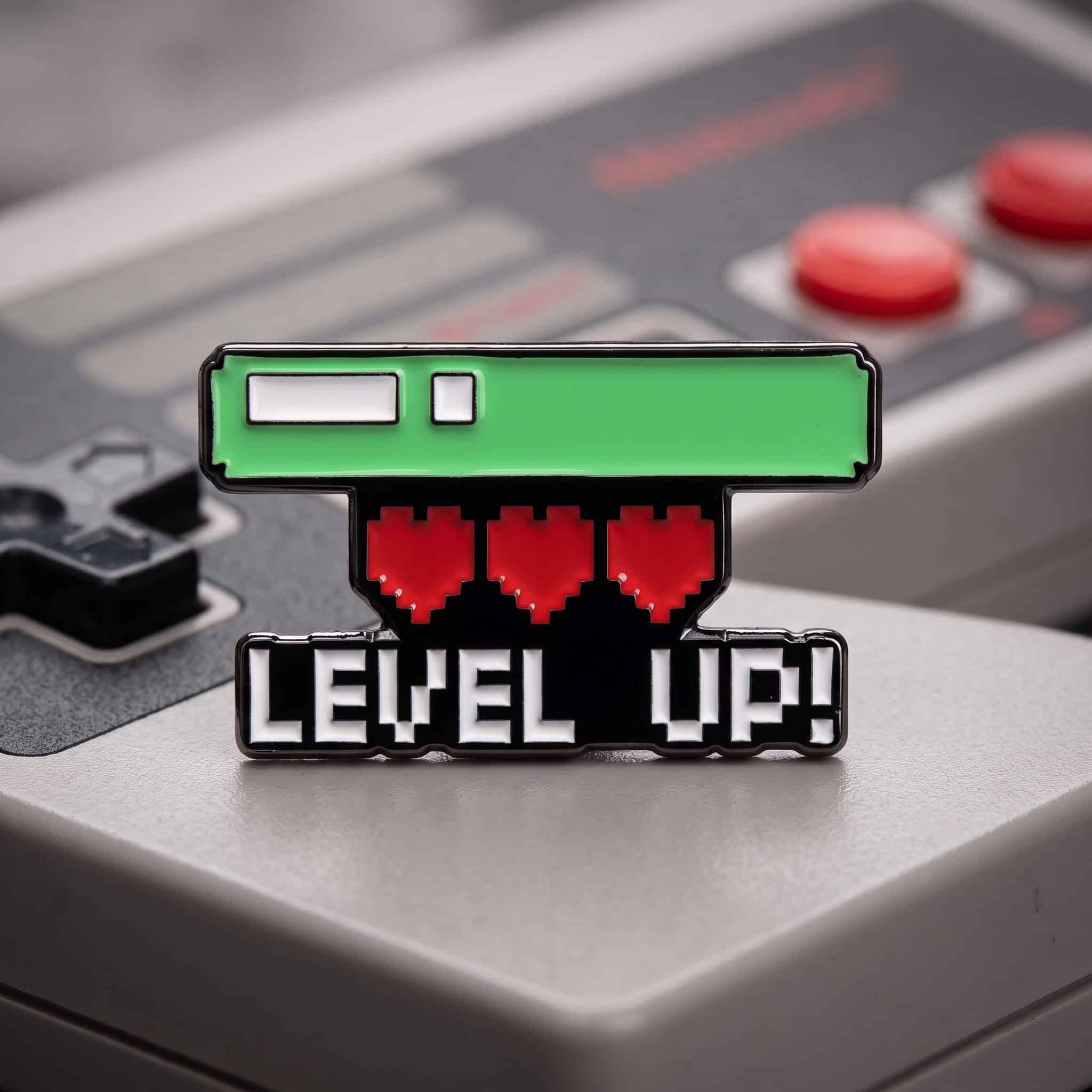 O2-Brosa-pin-118 Pinișor - Level Up! - imagine 1