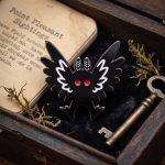 Pinișor - Mothman Spreading Wings
