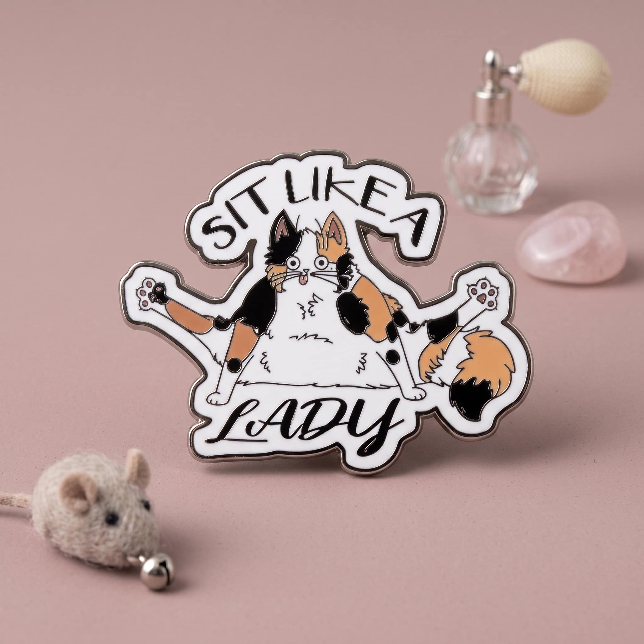O2-Brosa-pin-285 Pinișor - Sit Like a Lady - imagine 1