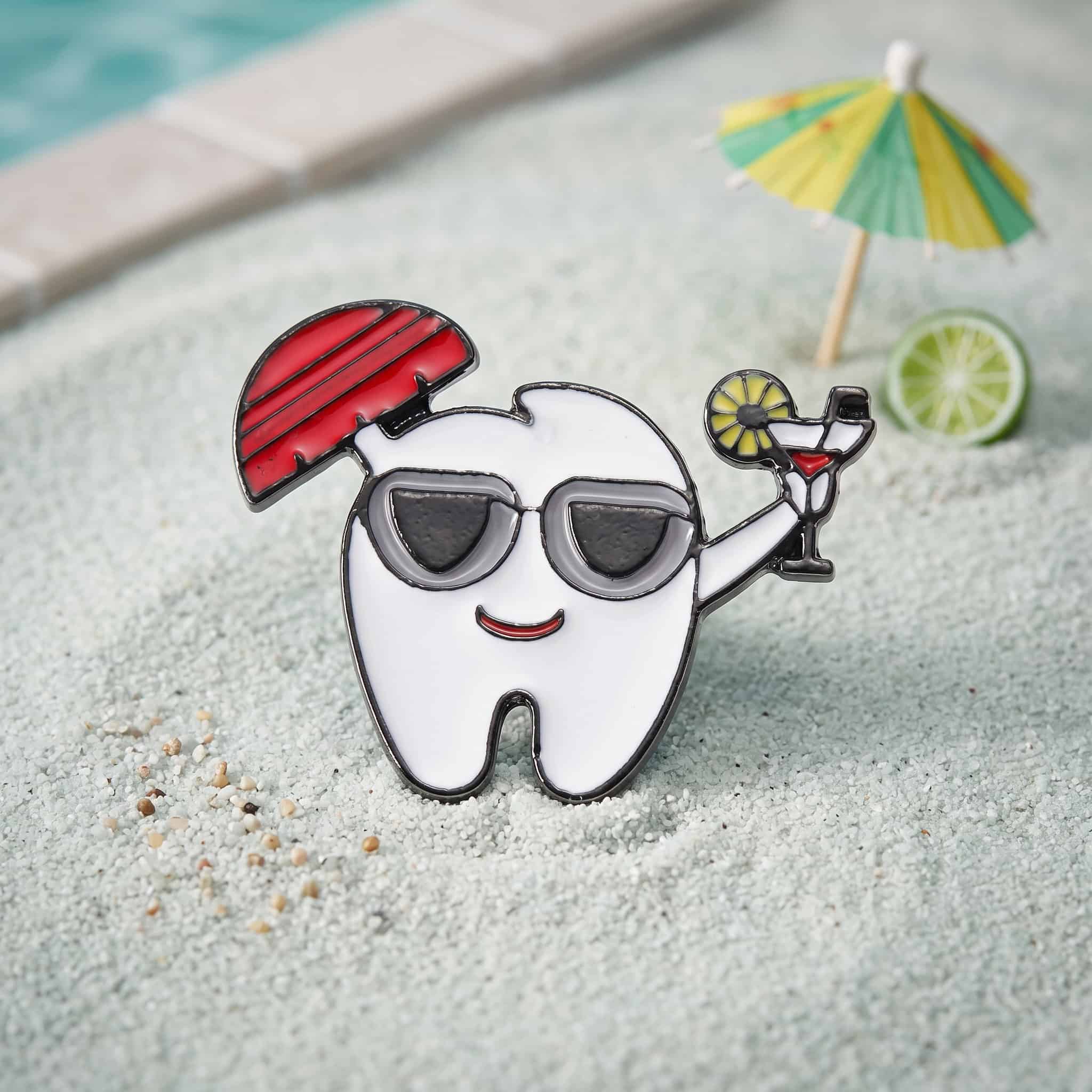 O3-Brosa-pin-193 Pinișor - Tooth in Vacation - imagine 1