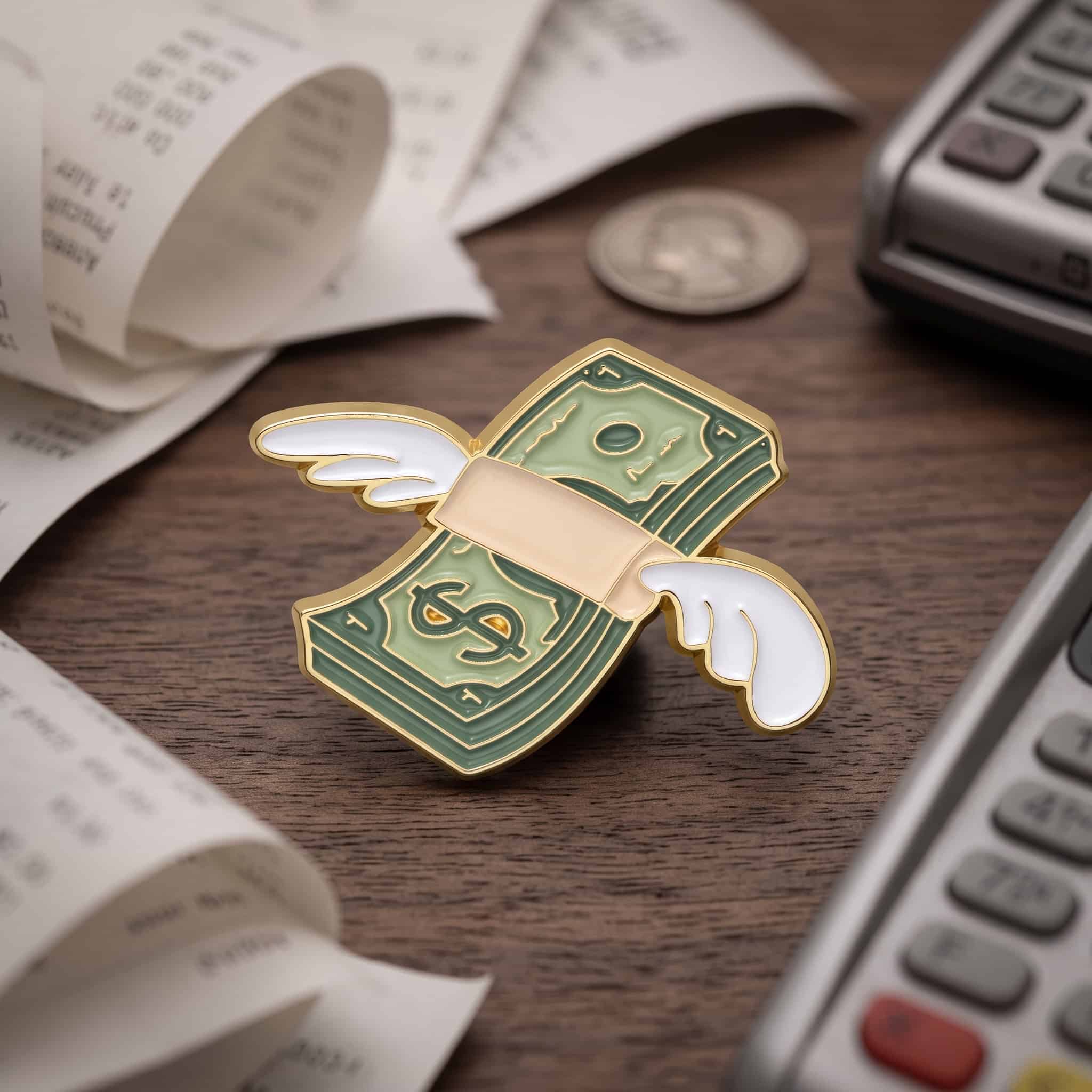 O3-Brosa-pin-208 Pinișor - Money Wings - imagine 1